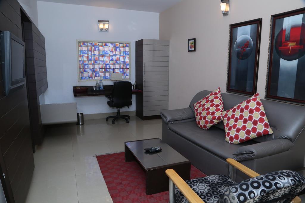 Terrace Gardens Bed & Breakfast Bangalore Exterior photo